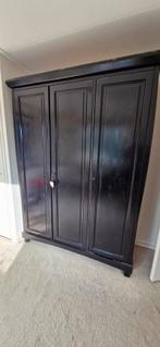 Gebruikte 3-deurs kledingkast + 2 nachtkastjes, Huis en Inrichting, Ophalen