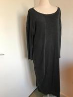 Oska jurk lang antraciet grijs tricot maat 3, Kleding | Dames, Jurken, Ophalen of Verzenden, Zo goed als nieuw, Grijs, Onder de knie