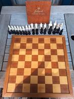Vintage Homas Schaakspel met Luxe Figuren en Houten Bord, Ophalen, Zo goed als nieuw