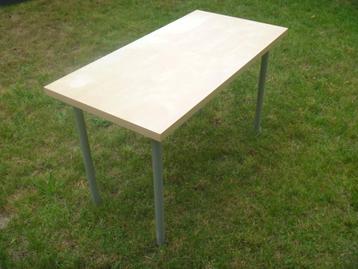 bijzettafel hobbytafel planttafel werktafel schuurtafel  beschikbaar voor biedingen