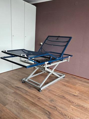 Elektrisch Verstelbaar Bed 90x200 beschikbaar voor biedingen