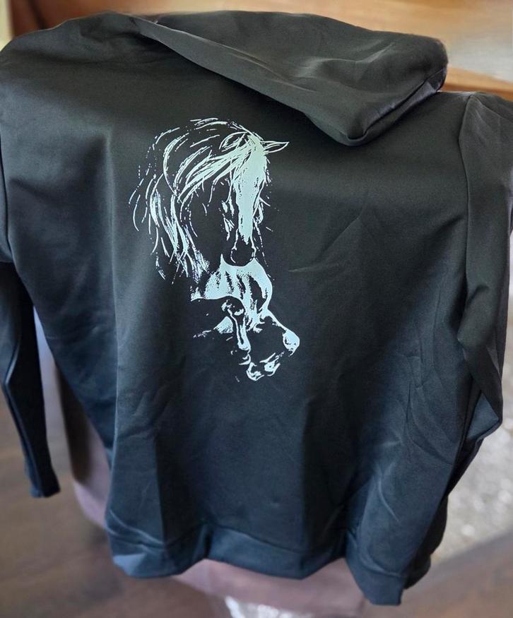 Zwart vest met paardenprint - Maat XXL, Kleding | Dames, Truien en Vesten, Zo goed als nieuw, Zwart, Ophalen of Verzenden