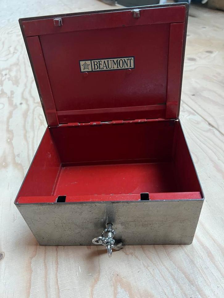 Vintage Beaumont Geldkistje / Waardekluis - 1930, Antiek en Kunst, Antiek | Woonaccessoires, Ophalen of Verzenden
