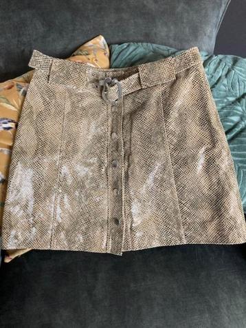 Jurkjes, broeken, rok maat S  (5 stuks totaal) beschikbaar voor biedingen