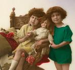 meisjes grote pop met lang haar stoel rode rozen  1910, Gelopen, Overige thema's, Ophalen of Verzenden, Voor 1920