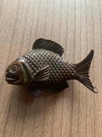 Bronsje Vis Chinees gesigneerd, Antiek en Kunst, Verzenden, Brons