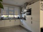 Witte hoekkeuken inclusief Siemens apparatuur, Huis en Inrichting, Keuken | Complete keukens, Ophalen, Gebruikt, Wit, Hoekkeuken