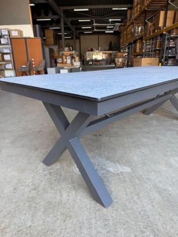 Tuinset tafel van HPL die uitschuifbaar is 315/240  beschikbaar voor biedingen