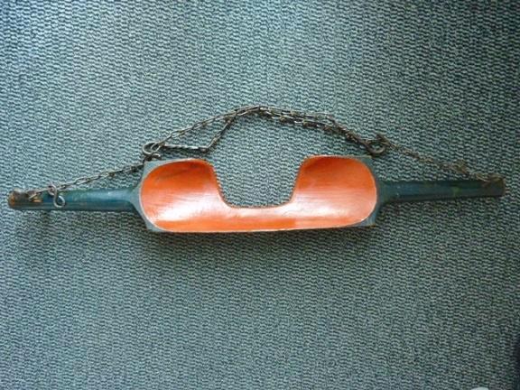 juk met metalen ijzer dragers voor emmers met naamvermelding, Antiek en Kunst, Antiek | Gereedschap en Instrumenten, Ophalen