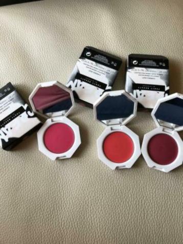 Fenty Beauty Cheeks Out Freestyle Cream Blush-9 kl.-Nieuw! beschikbaar voor biedingen