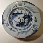 18e eeuws Delfts bord met Chinees decor, Antiek en Kunst, Antiek | Keramiek en Aardewerk, Verzenden