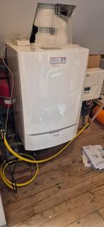 Remeha calenta 40c uit 2016. In februari 2025 nog gekeurd, Minder dan 20 liter, Ophalen, Zo goed als nieuw, Boiler