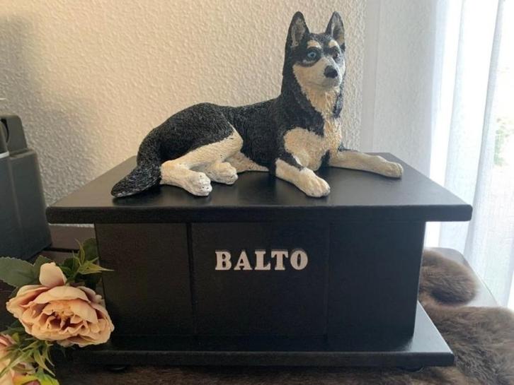 Husky hondenbeeld op urn handgemaakt als set te koop, Dieren en Toebehoren, Honden-accessoires, Nieuw, Ophalen of Verzenden