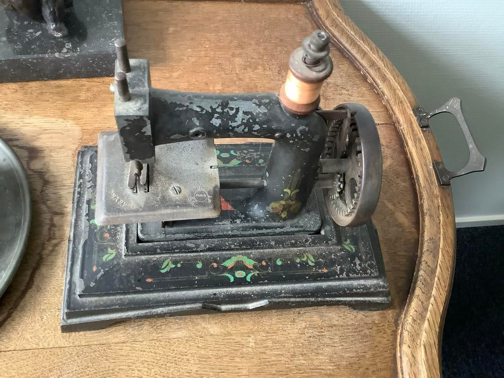 Antieke Kinder Naaimachine -, Ophalen of Verzenden