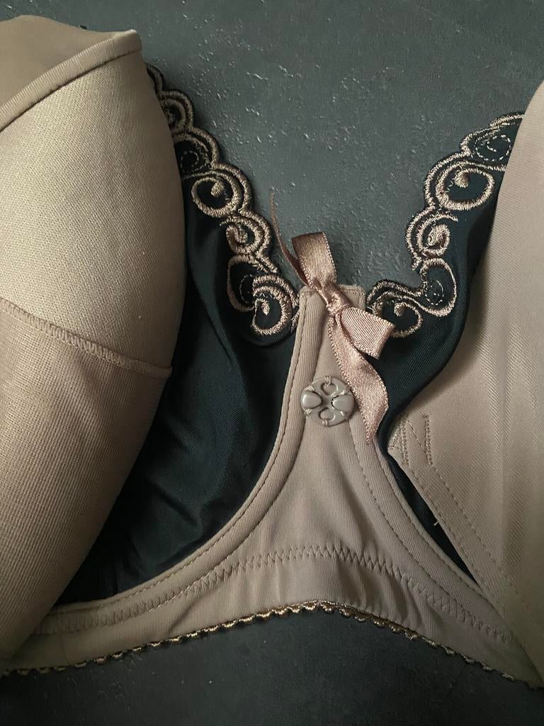 2 keurige voedings- bh’s van het merk Beau Nen, Ophalen of Verzenden, BH