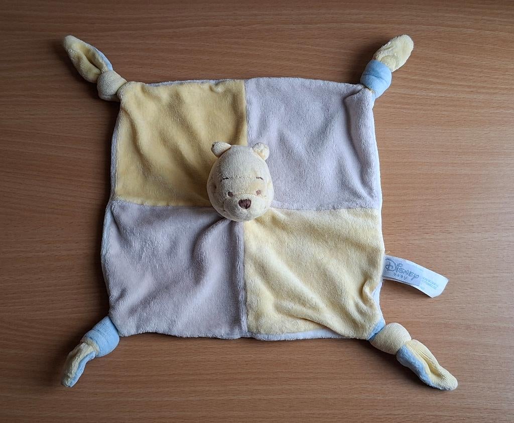 Knuffeldoekje, Knuffel van Disney Baby, Winnie de Poeh, Beer, Disney, Beer, Ophalen of Verzenden, Zo goed als nieuw