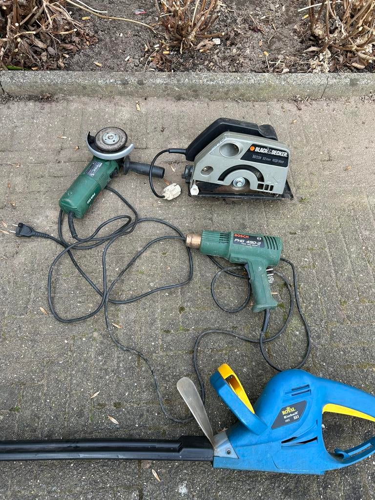 Gereedschap: cirkelzaag heggenschaar  en haakse slijper, Ophalen, Gebruikt