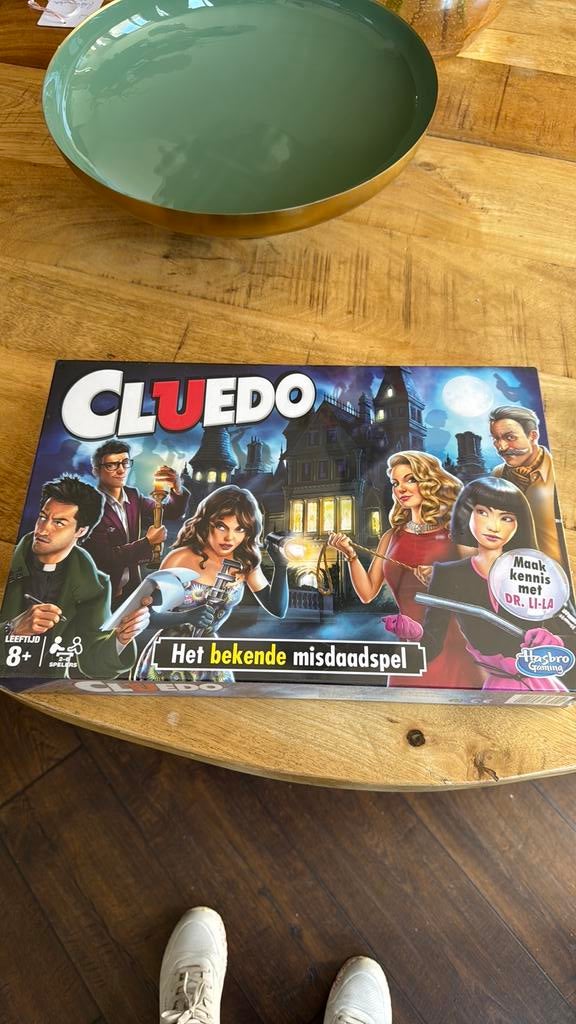 Spel cluedo nieuw 1 moord 6 verdachte, Hobby en Vrije tijd, Gezelschapsspellen | Bordspellen, Ophalen of Verzenden, Zo goed als nieuw