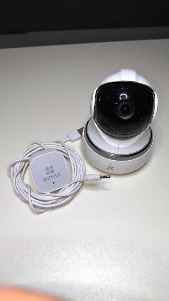 EZVIZ Internet PT Camera CS-CV240 (B0.21WFR), Ophalen of Verzenden, Zo goed als nieuw, Binnencamera