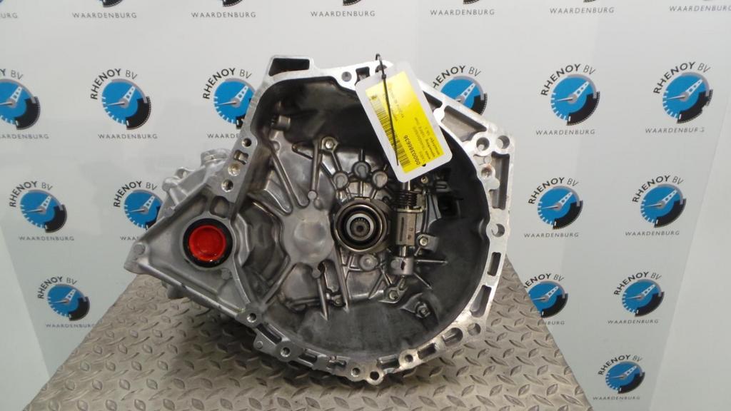 TOYOTA YARIS TRANSMISSIE / VERSNELLINGSBAK 2014, Ophalen of Verzenden, Gebruikt, Stiba lid