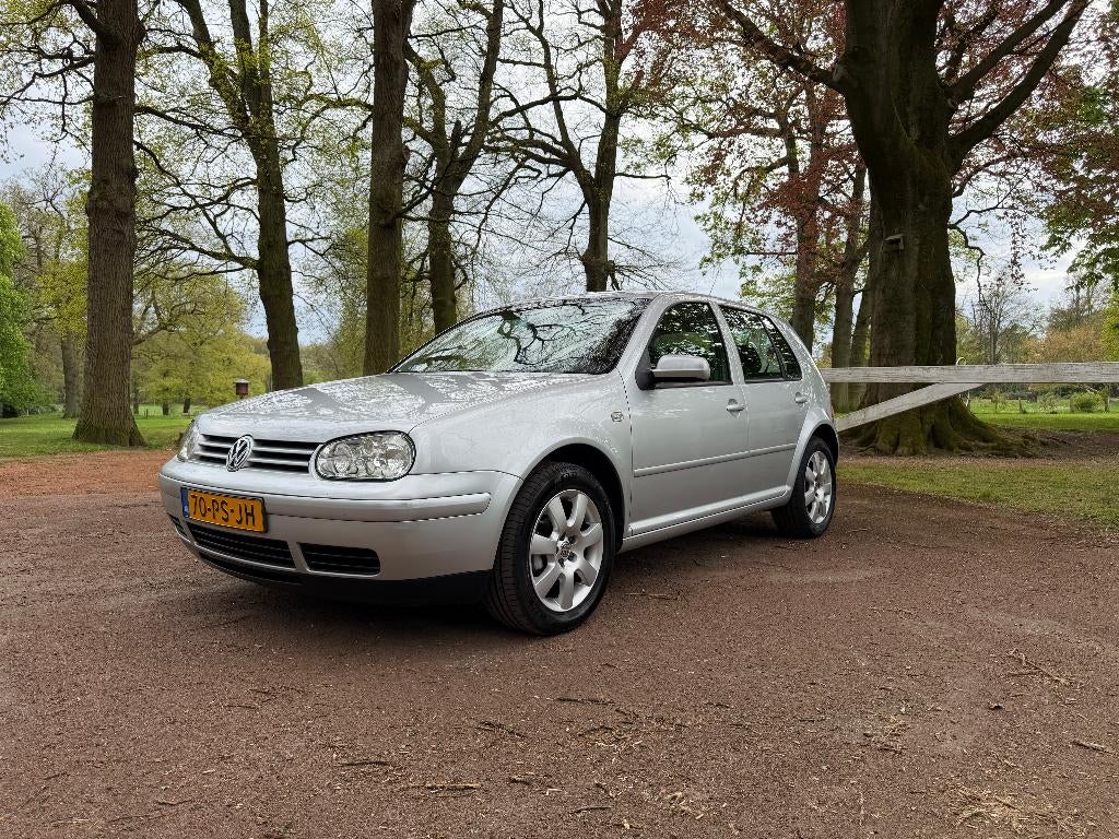 Volkswagen Golf 1.6 AUT 2003 Grijs | 130.655 KM | Highline, Auto's, Volkswagen, Stof, 4 cilinders, 1200 kg, 12 km/l