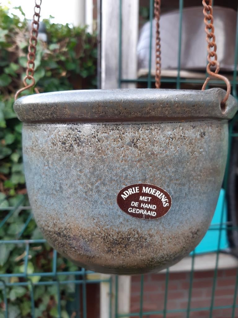 Vintage hang bloempot hand gedraaid Adrie Moerings 16 cm, Rond, Ophalen of Verzenden, Aardewerk, Minder dan 40 cm