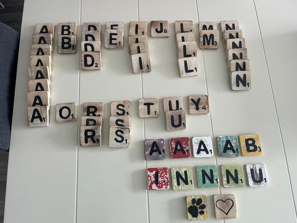 Scrabble houten decoratie letters 56 stuks, Ophalen of Verzenden, Zo goed als nieuw