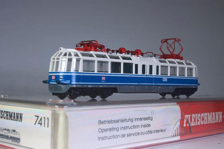 Elektrische motorwagen BR 491, blauw/grijs, DB AG, Hobby en Vrije tijd, Modeltreinen | N-Spoor, Zo goed als nieuw, Locomotief