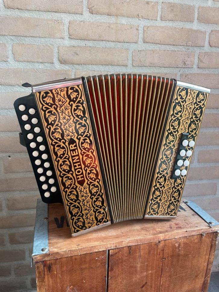 Hohner Goudbrand Accordeon - Nagenoeg Nieuw, Stemming CF, Muziek en Instrumenten, Accordeons, Zo goed als nieuw, Knopaccordeon