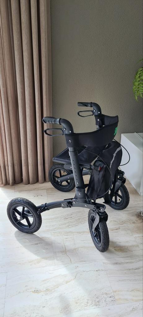 Rollator sky air luchtbanden, Diversen, Rollators, Ophalen, Opvouwbaar, Zo goed als nieuw