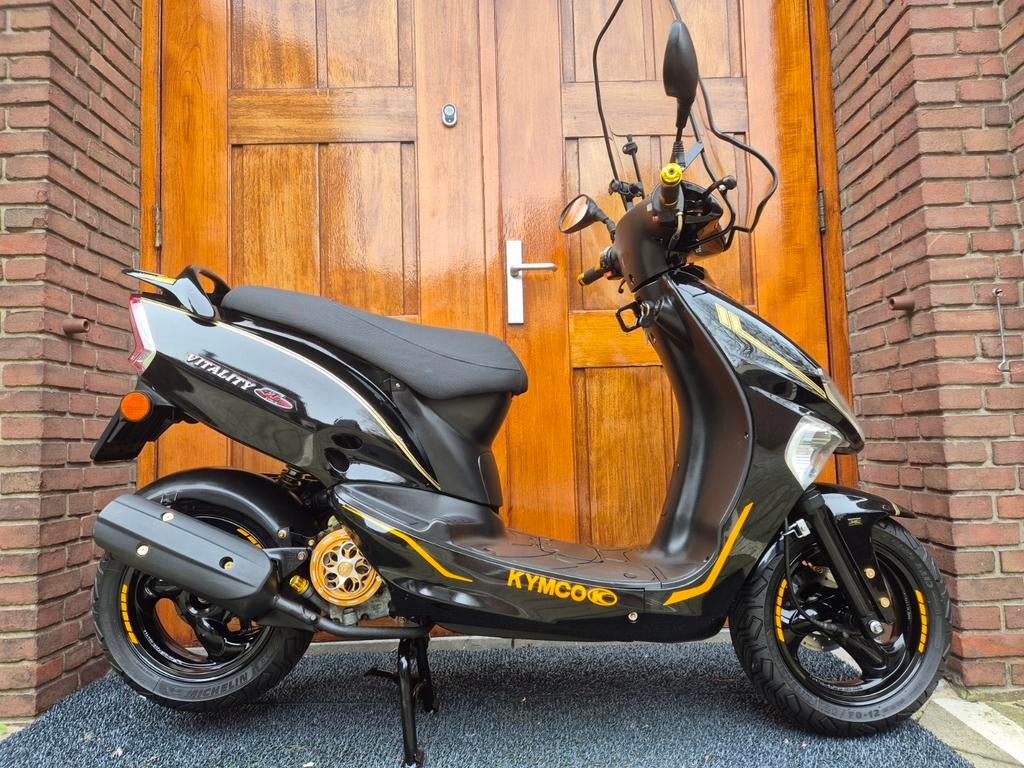 Kymco Vitality 4 t uniek design beter dan nieuwstaat., Fietsen en Brommers, Scooters | Kymco, Ophalen, Zo goed als nieuw, Benzine