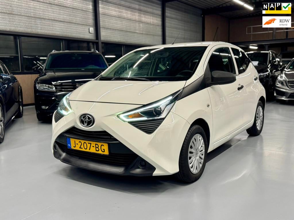 Toyota Aygo 1.0 VVT-i x-fun Led/Airco/Facelift, Voorwielaandrijving, Gebruikt, Euro 6, 4 stoelen