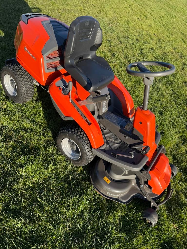 Husqvarna Rider 213, Tuin en Terras, Ophalen of Verzenden, Zo goed als nieuw