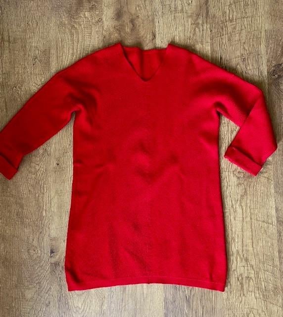 Heerlijke zachte, lange en royale trui mt L, fris rood, Kleding | Dames, COS, Maat 42/44 (L), Ophalen of Verzenden, Zo goed als nieuw