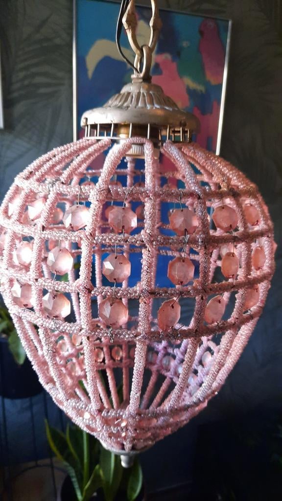 Roze hanglamp met kralen, Huis en Inrichting, Lampen | Hanglampen, Ophalen