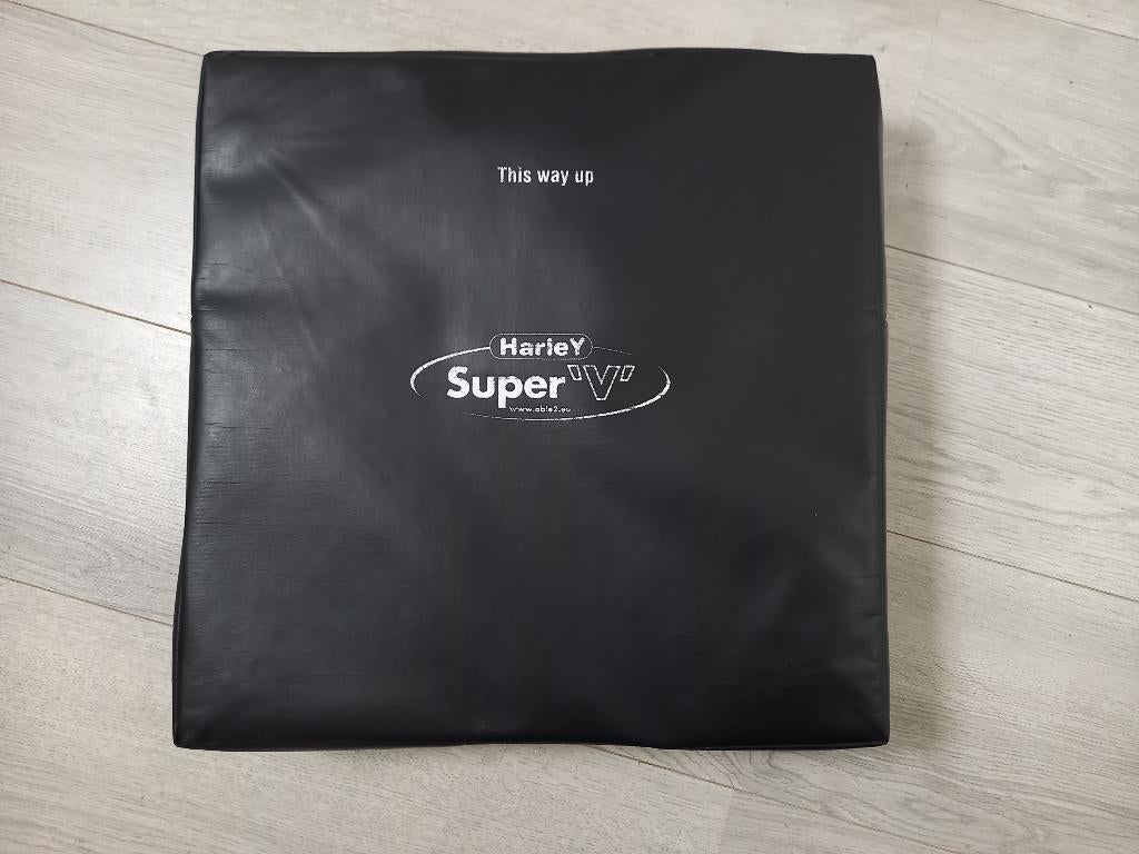 Harley Design Super "V" Zitkussen / Kussen voor o.a rolstoel, Diversen, Verpleegmiddelen, Ophalen of Verzenden, Gebruikt