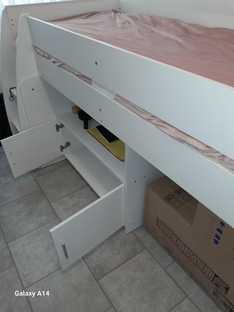 Halfhoge slaper, Ophalen, Zo goed als nieuw, Plinten