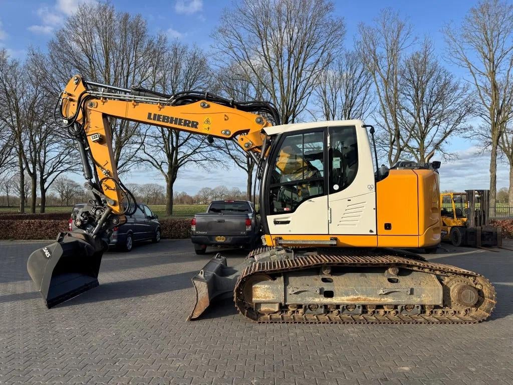 Liebherr R914 Compact 2023 3600 uur met SMP DKS (bj 2023), Graafmachine