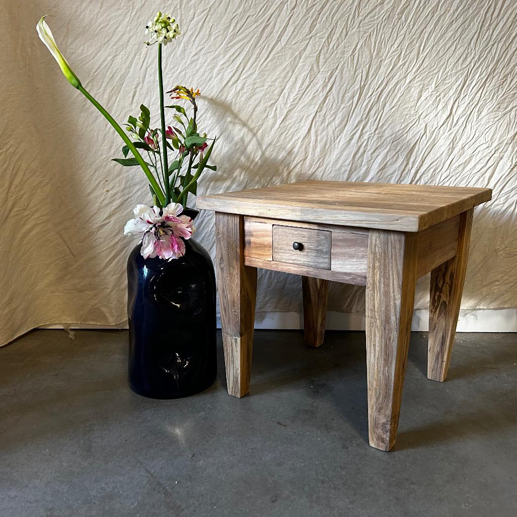 Salontafel - 50 x 50 cm - massief geborsteld teak -TTM Wonen, TTM Wonen, Meubels – (Perzische) Tapijten en Woonaccessoires, 50 tot 100 cm