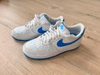 Nike Air Force 1, wit met blauw, maat 42, Ophalen of Verzenden, Zo goed als nieuw, Wit, Sneakers of Gympen