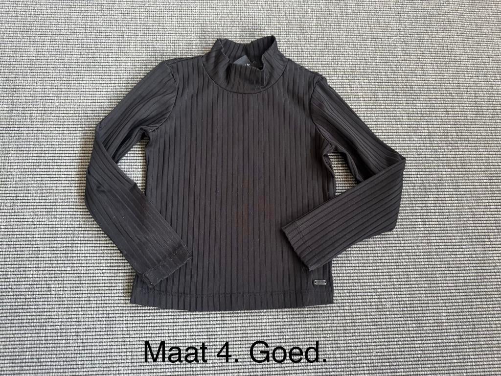 Zwarte geribbelde longsleeve met col, maat 4, Kinderen en Baby's, Kinderkleding | Maat 104, Ophalen of Verzenden, Gebruikt, Meisje