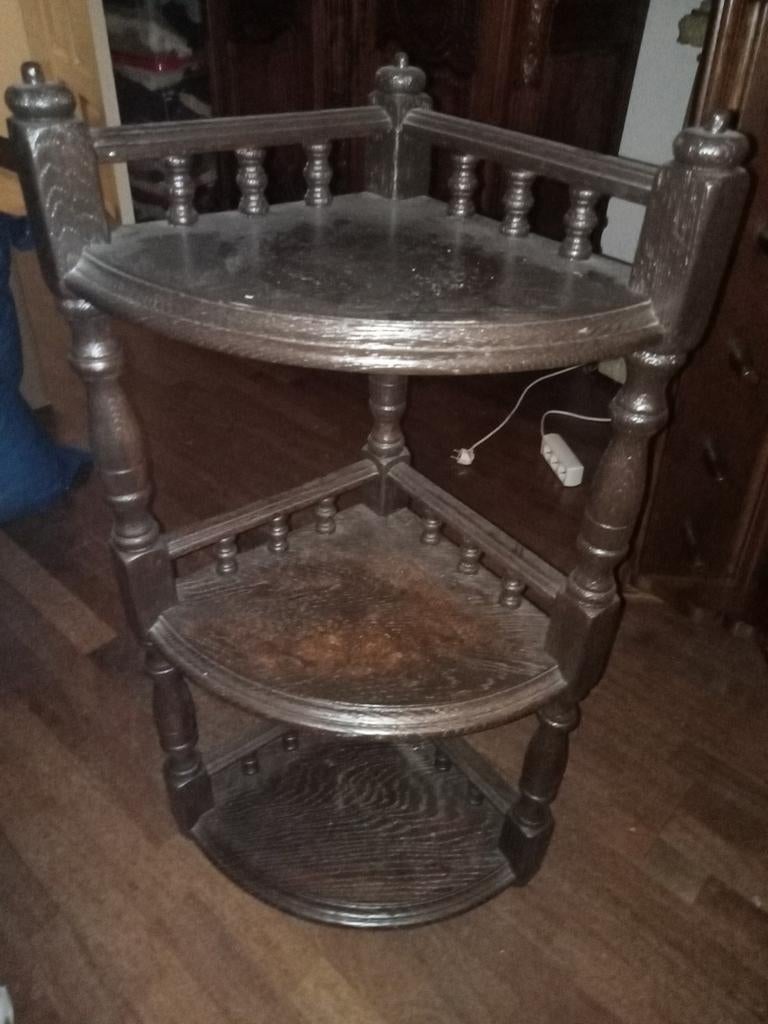 Antieke houten hoekkast met 3 planken, Ophalen