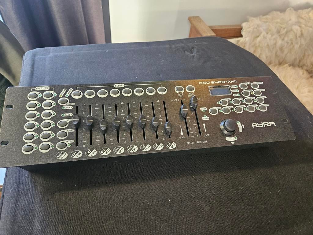 Ayra Oso 240b mkII lichtsturing, Muziek en Instrumenten, Ophalen, Minder dan 500 watt