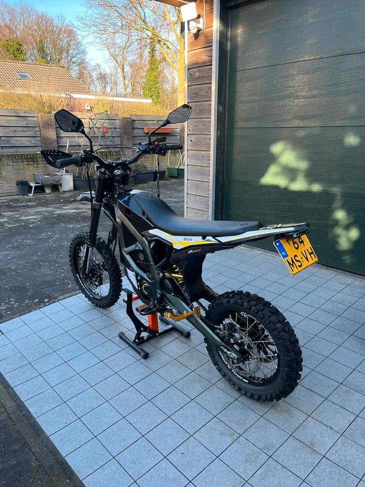 Surron ultra bee tekoop, Fietsen en Brommers, Overige Fietsen en Brommers, Zo goed als nieuw, Ophalen