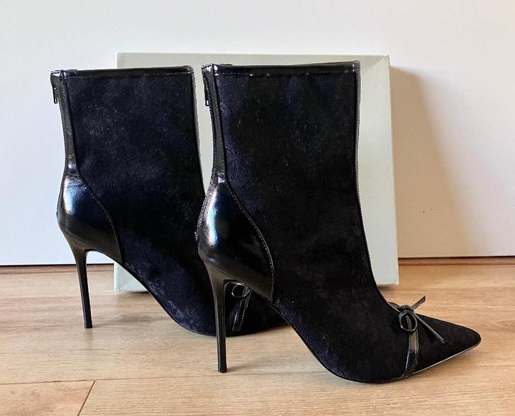 Stiletto Hakken - 40 (EU) - met Sierstrik- Zalando., Kleding | Dames, Schoenen, Nieuw, Schoenen met hoge hakken, Zwart, Ophalen