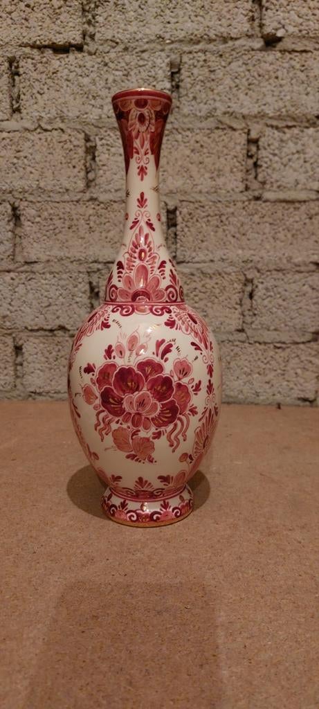 Regina Rood Delfts Vaas - Handgeschilderd Holland, Antiek en Kunst, Ophalen of Verzenden