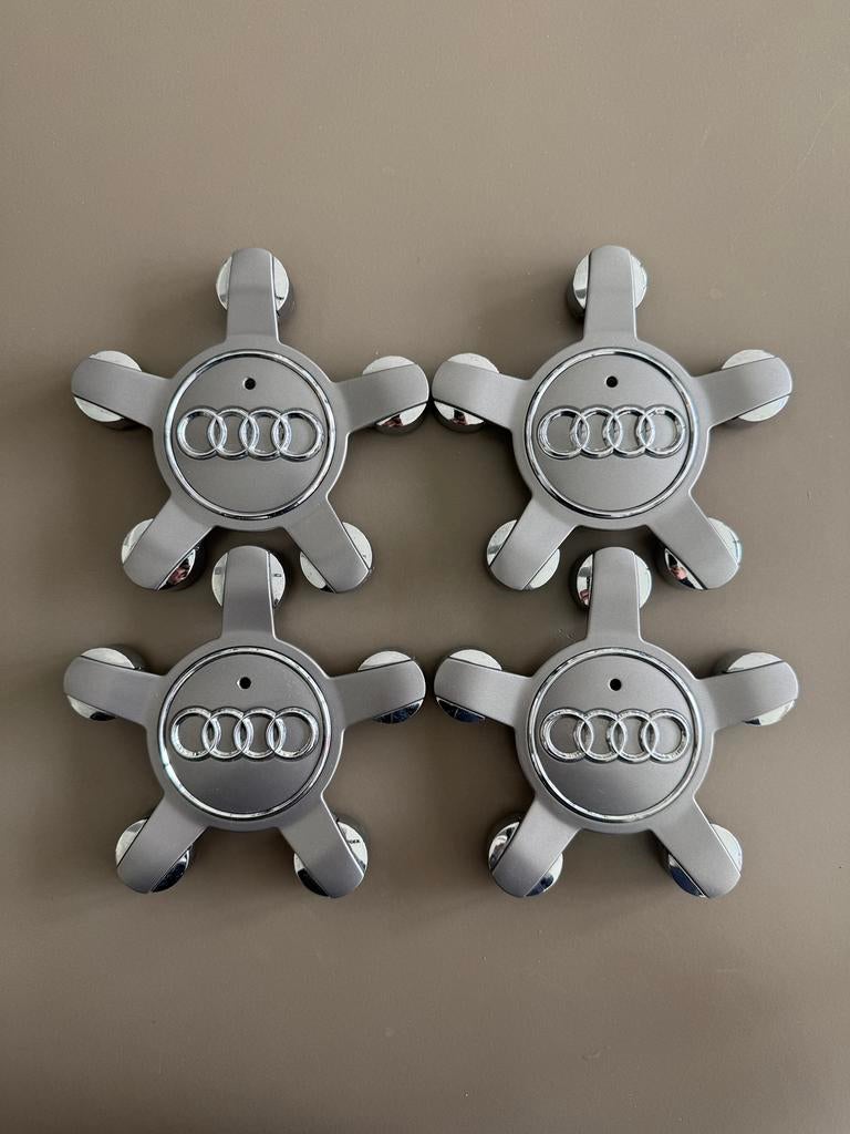 Naafkappen Audi A3 16" en 17" wielsets - Nieuwstaat, Auto diversen, Wieldoppen, Ophalen of Verzenden, Zo goed als nieuw