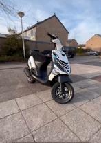 Zip 180 M08 moet weg, Fietsen en Brommers, Scooters | Piaggio, Ophalen, Zo goed als nieuw, Tweetakt, Zip