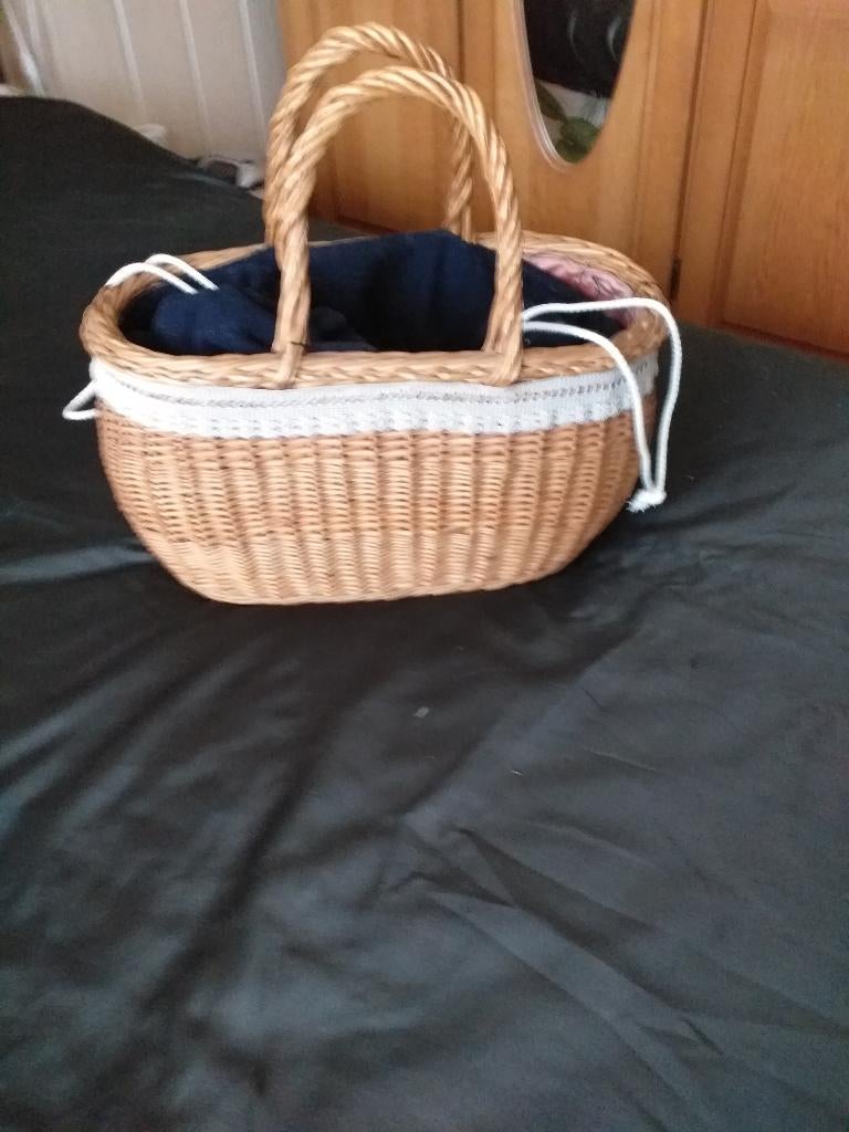 antiek curiosa rieten mandje zwarte voering 2 hengsels, Ophalen of Verzenden