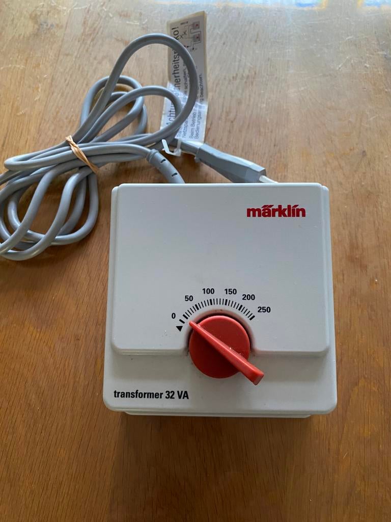 Märklin transformator 6647 32 VA, Hobby en Vrije tijd, Modeltreinen | H0, Ophalen of Verzenden, Zo goed als nieuw, Märklin, Transformator of Voeding